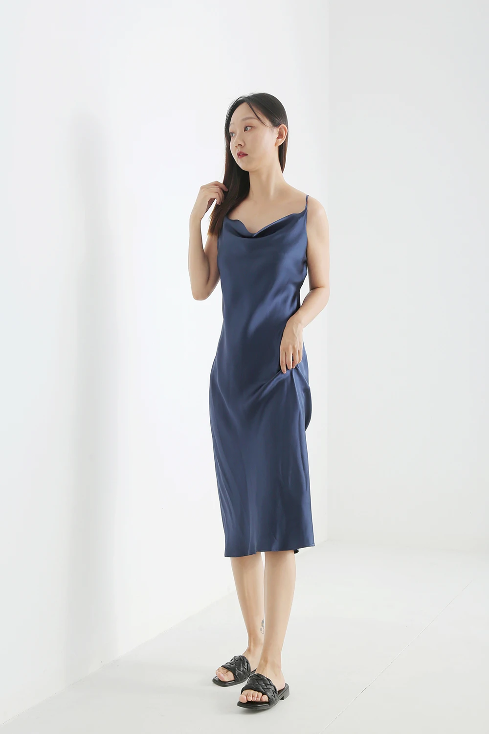 Custom 2023 summer women's fashion short skirts wholesale 100% mulberry silk  skirt