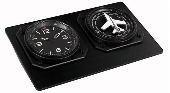 Creative auto-adjustment 24 hour World Time Desk Clock