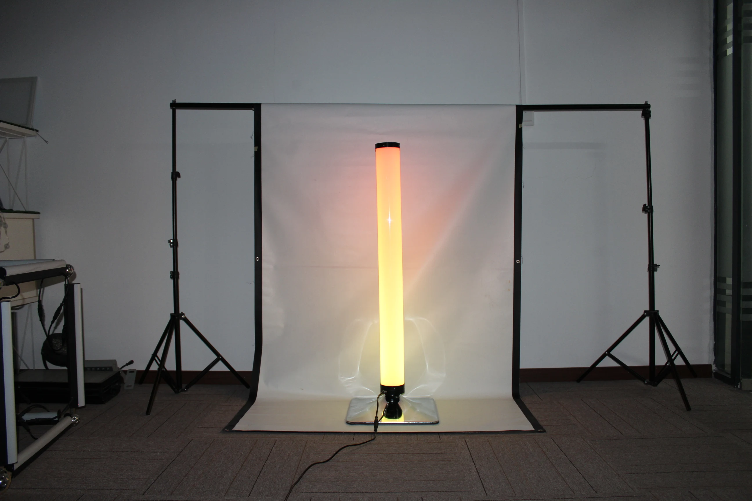 2 5m Led Standing Tube Light 150mm Diameter 3d Dvi Dmx Pixel Stage