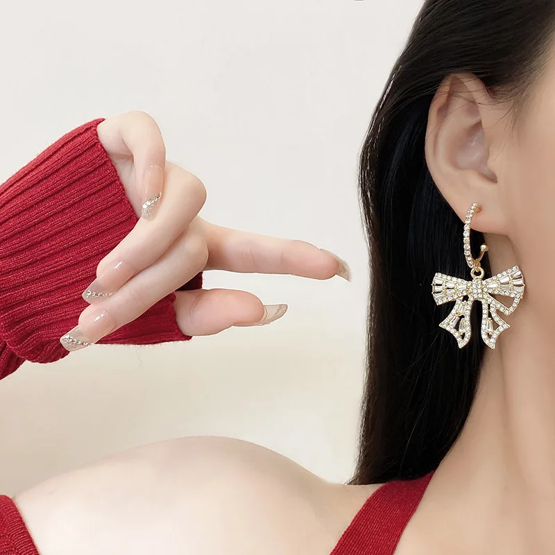Full Diamond bow tie ear studs minority fashionable earrings 2022 year new trend light luxury sense of luxury earring Female