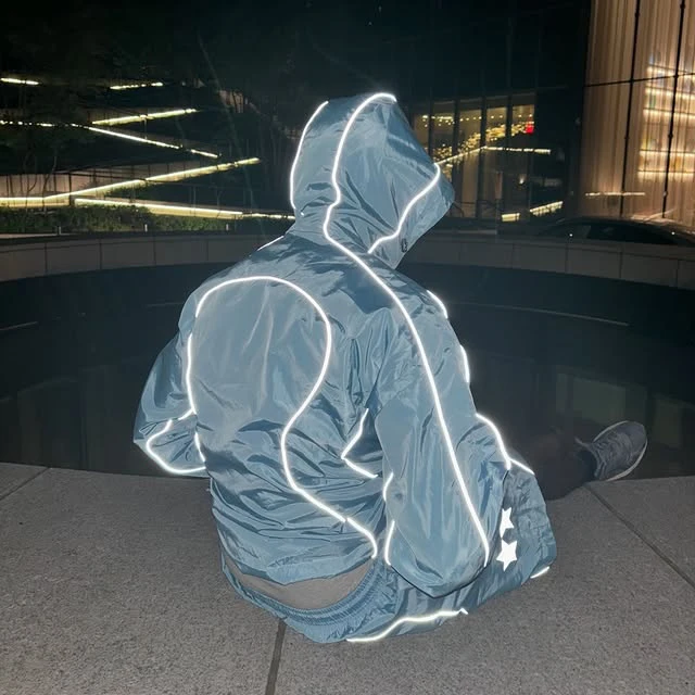 Custom Outdoors Sports Polyester Waterproof Zipper Reflective Windbreaker Nylon Track Suit Jacket and Shorts Set Men supplier