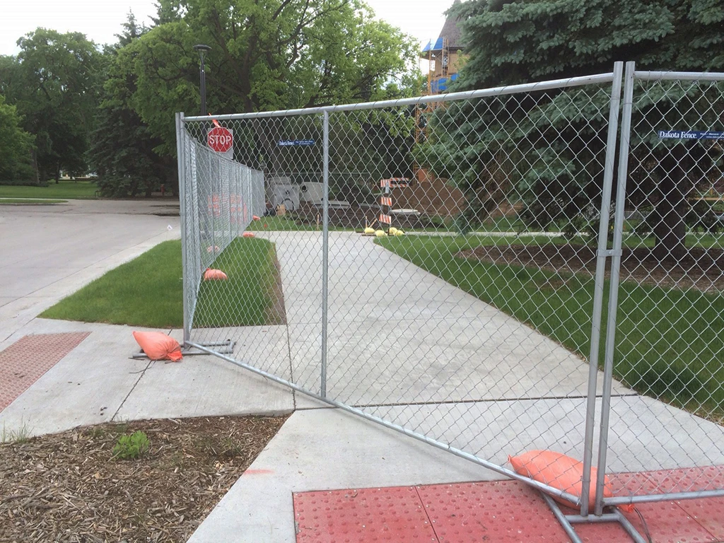 chain link temporary fence