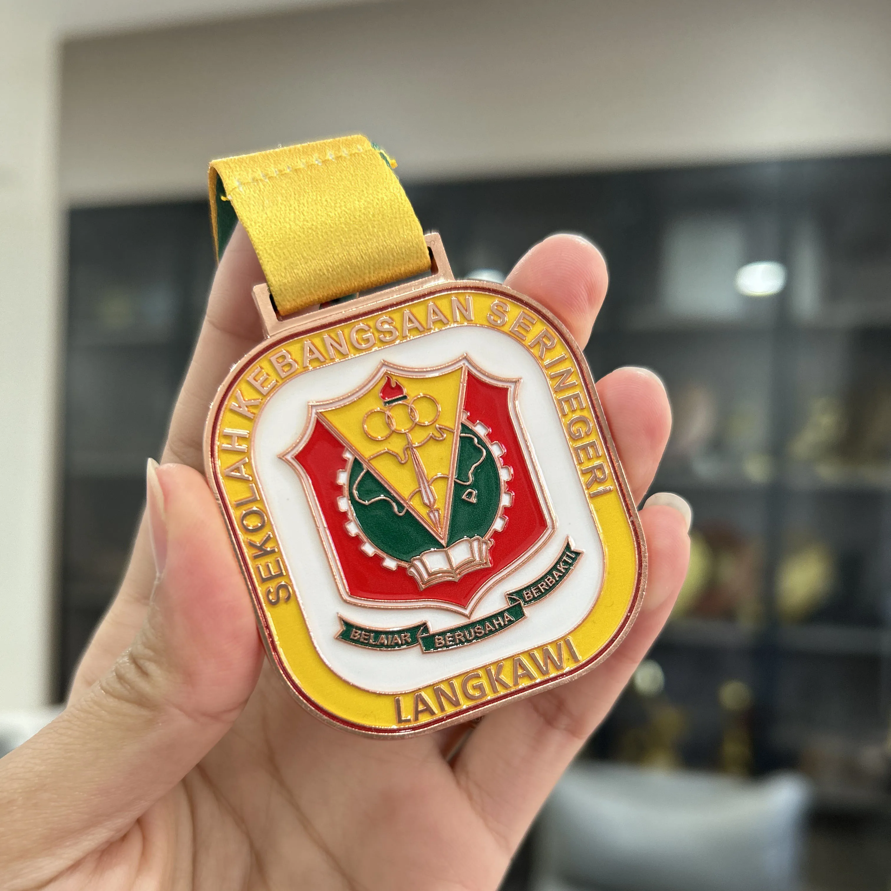 Factory Professional Customized Metal Marathon Sports Award Medallion Soccer Trophy Metal Medal details