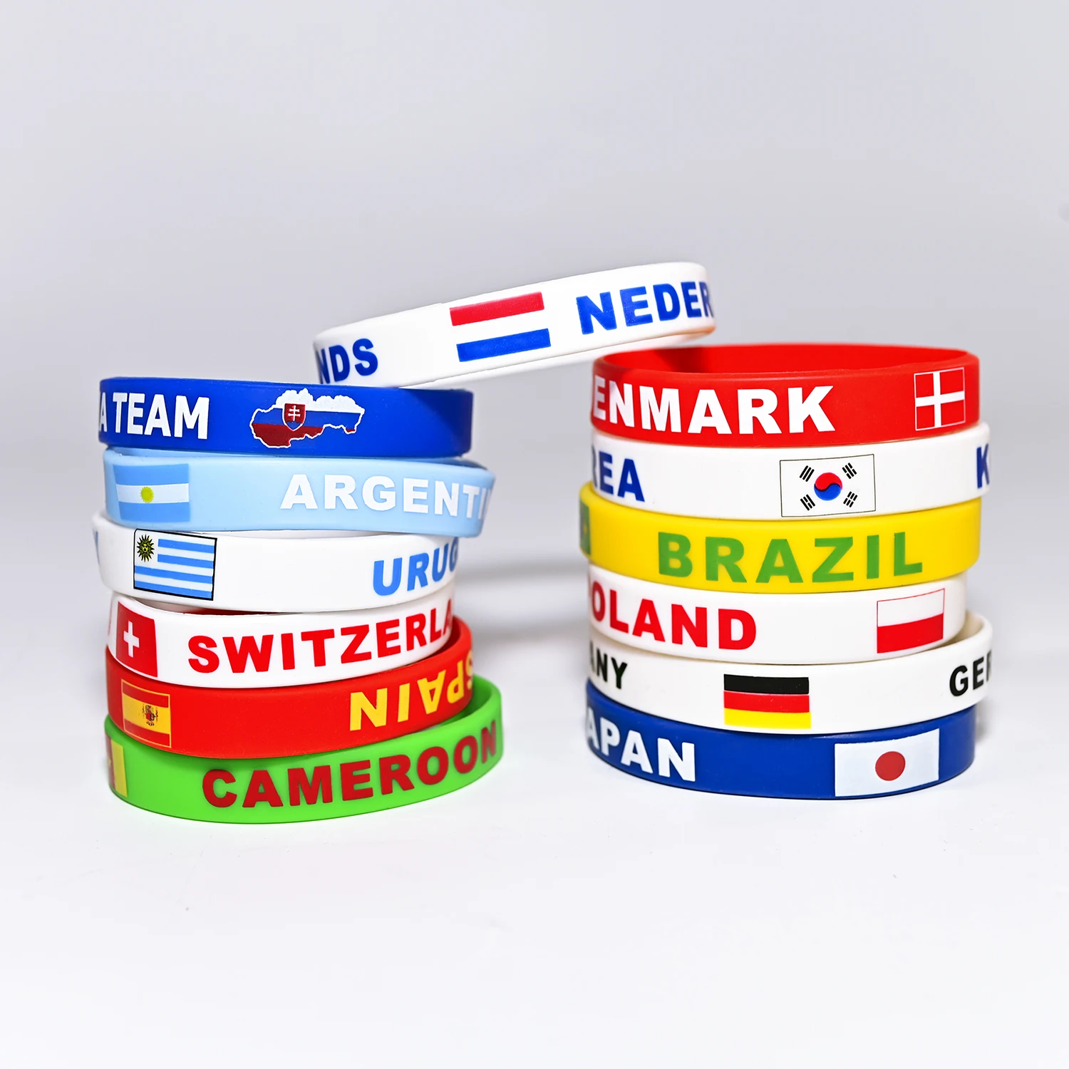 Custom Logo Embossed Print Silicone Wristba Festival Rubber Bracelets for Sports and Music Themes
