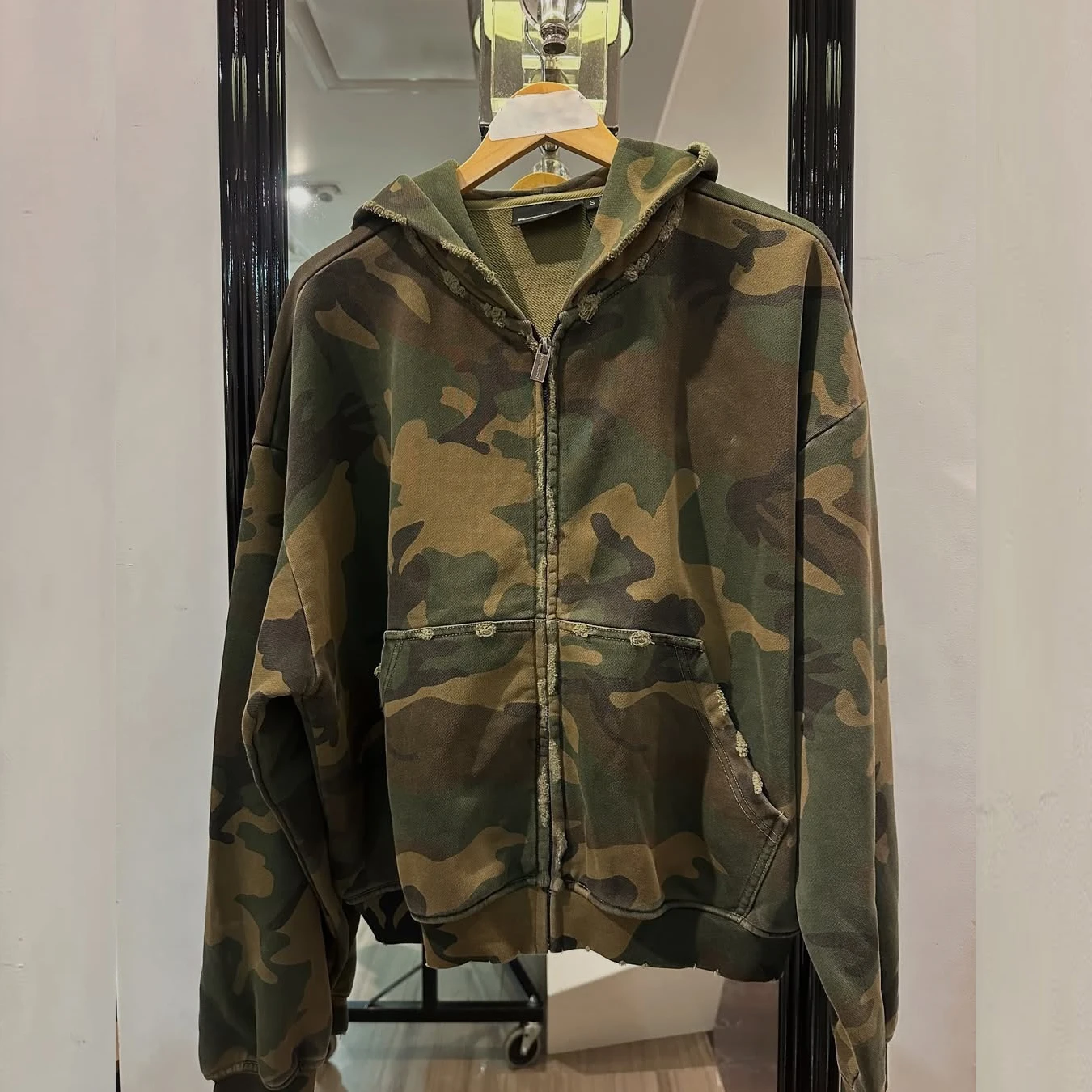 Streetwear Custom Mens Heavyweight Cotton Oversize Hoody Distressed Camouflage Camo Zip up Hoodie Unisex details