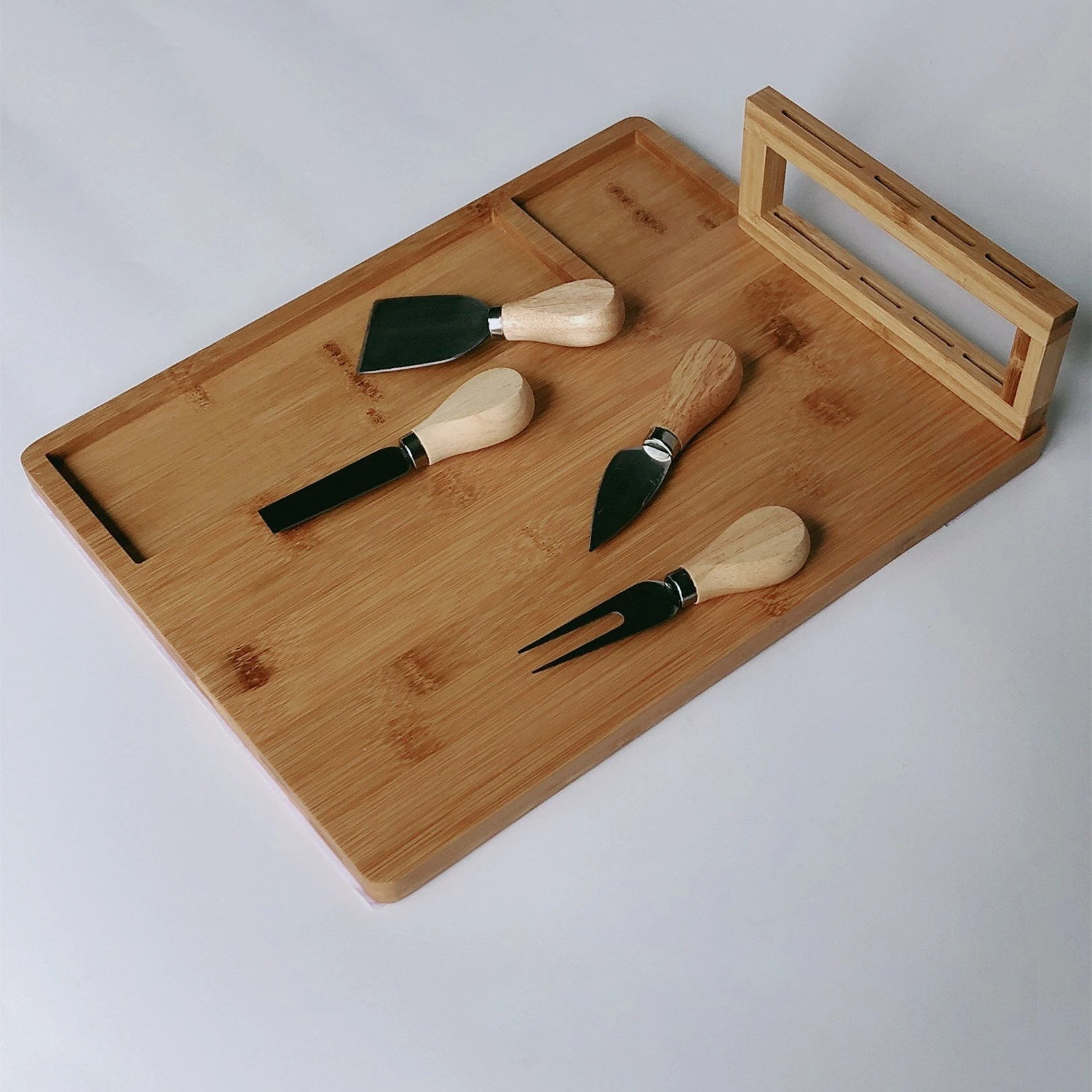 A3068 Custom Bamboo Cheese Board Cooked Food Plate Meat Board Cheese Party Kitchen Utensils Cutting Board Set