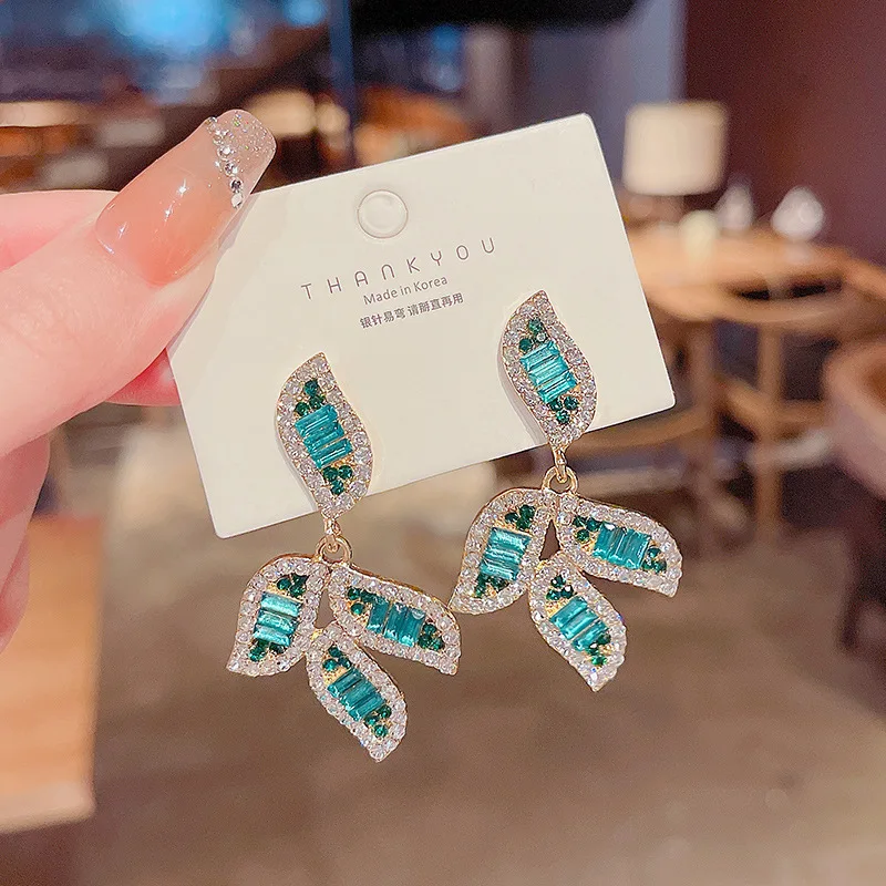 Fashion Zircon leaf earrings women 2022 year new trend temperament exquisite earring sense of luxury earrings jewelry