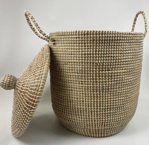 vietnam natural seagrass laundry basket with lid and handle hand