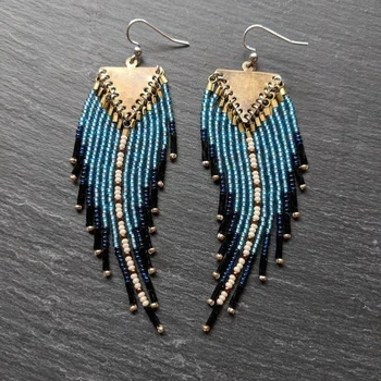 Seed bead earring - native earring - fringe earring