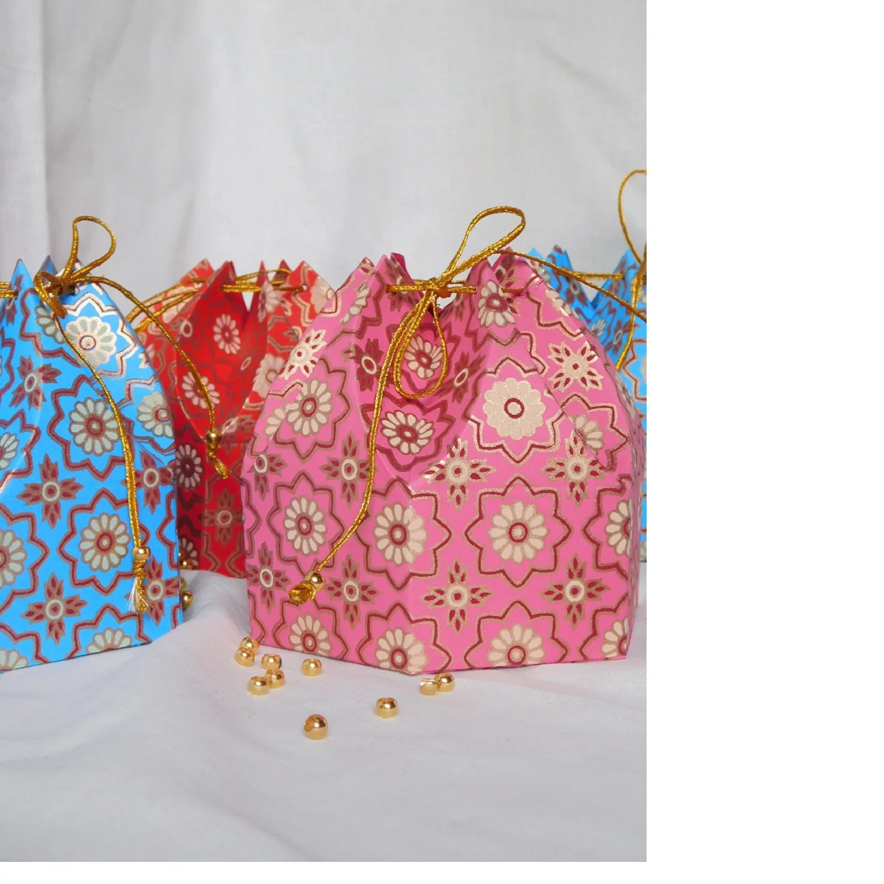 custom made silk screen printed drawstring paper