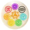 Blanc avec des symboles de chakra multicolores