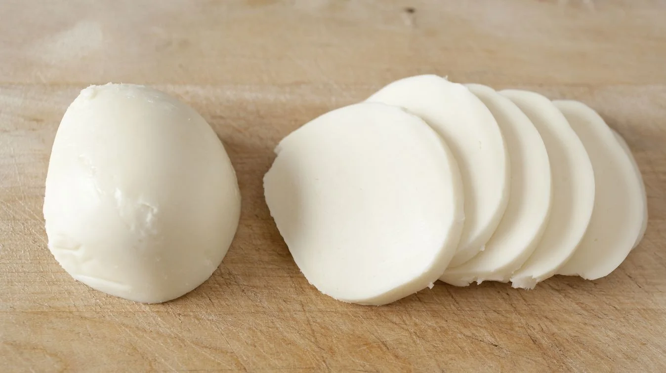 Mozzarella Cheese ,Fresh Cheese ,Cheddar Cheese