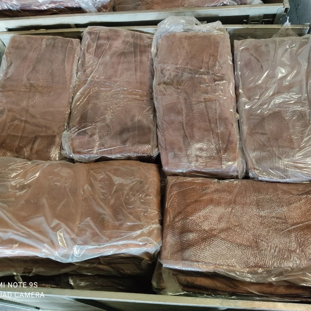 Rubber RSS3 Ribbed Smoked Sheet Natural RSS1 / RSS3/ RSS4 /RSS5 Vietnam Origin to Produce Tire