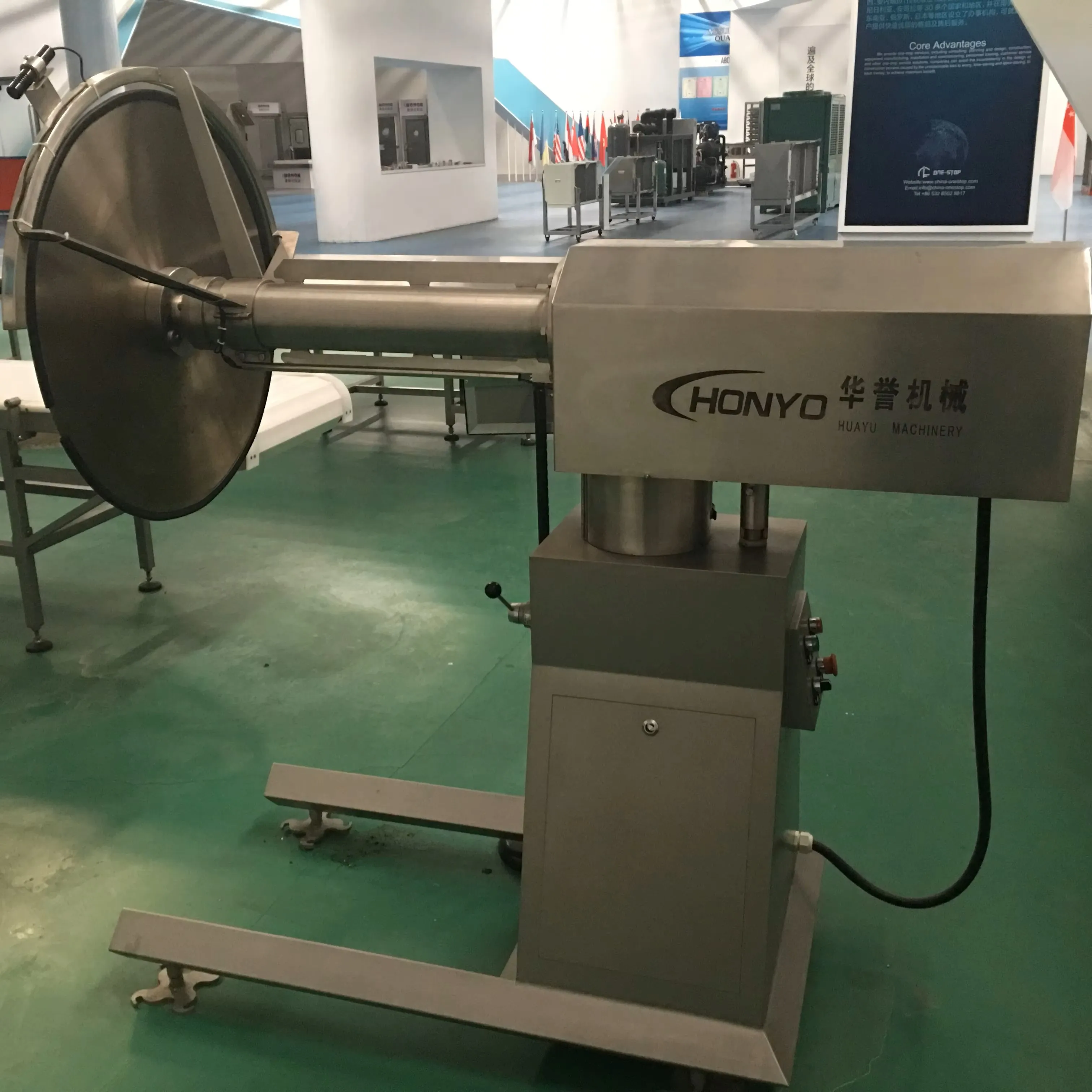 Heavy-duty vertical circular saws for the food processing and butchery industries
