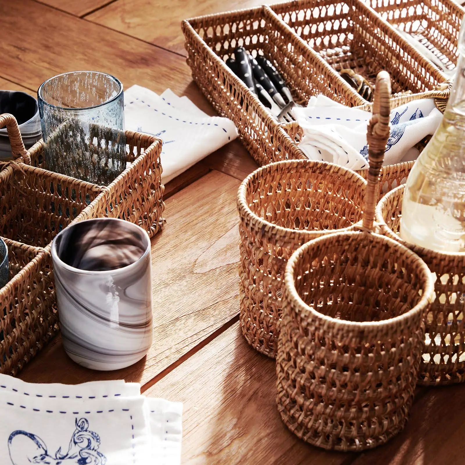 Wholesale Eco Friendly Rattan Glass Wine Bottle Holder Basket Bags Water  Bottles Carrier With Handle