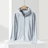 Femelle gris clair