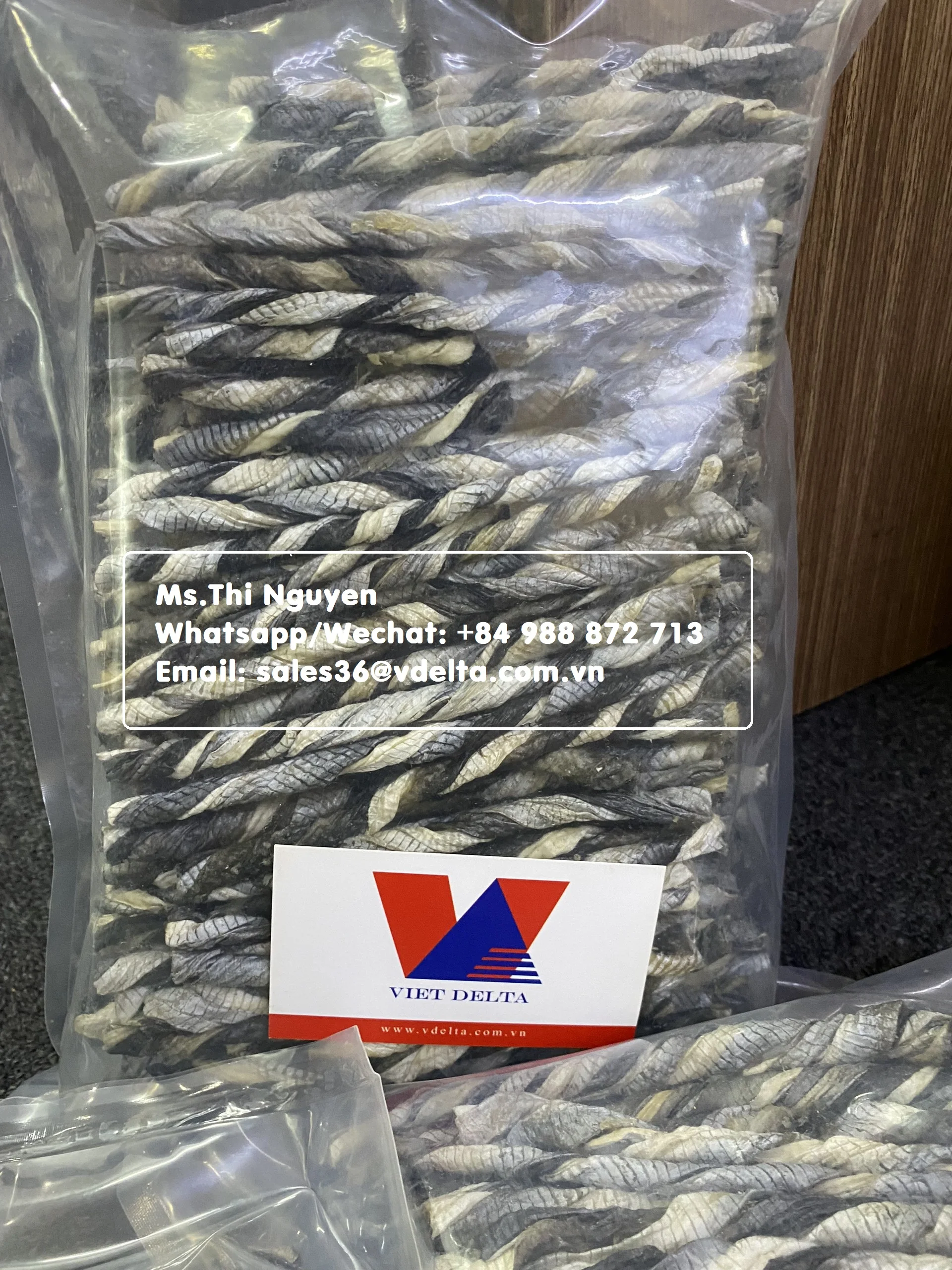 Dried Fish Skin Cubes And Twist From Basa Fish Skin Treat Dried Natural Pet Food Dog Treats Low