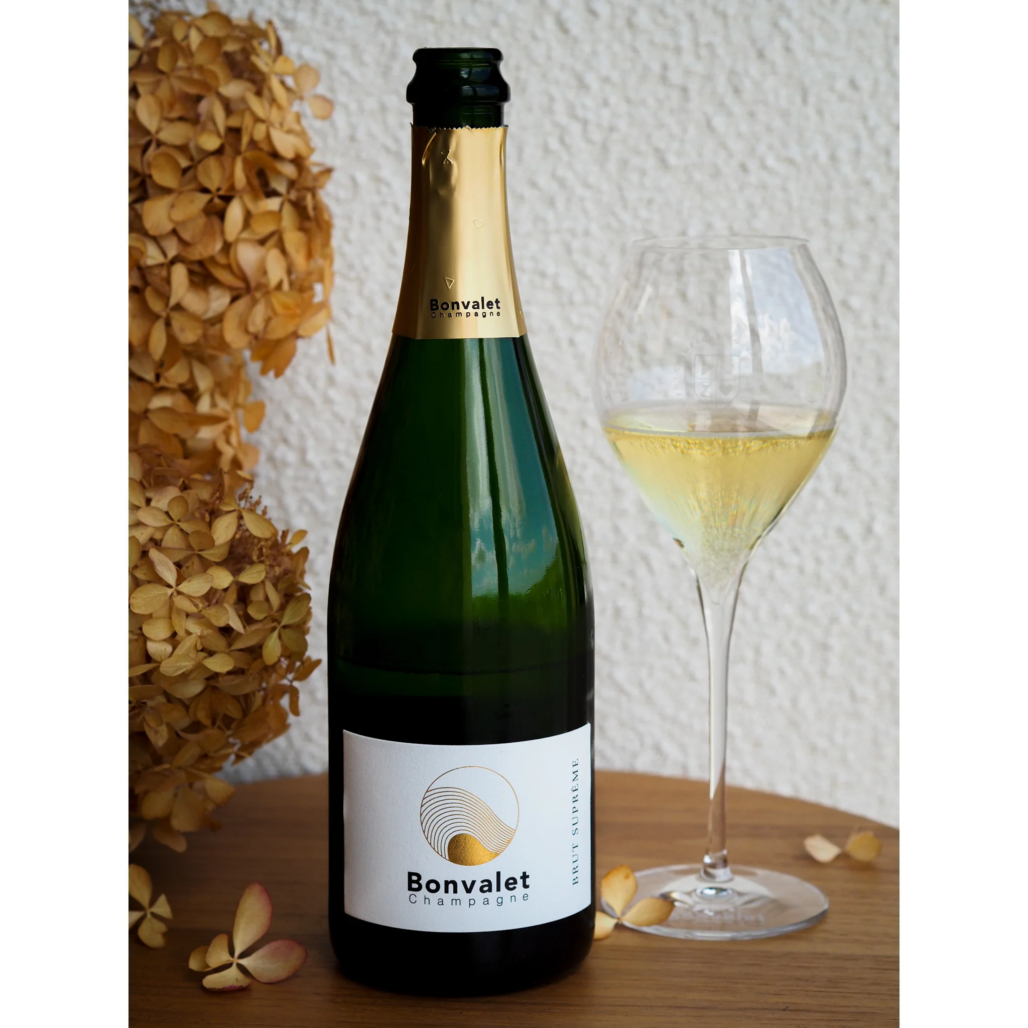 Brut Supreme 75cl French for Sparkling Wine Chardonnay in Bottle Aged 2 Years 12.5% ABV Ready to Drink
