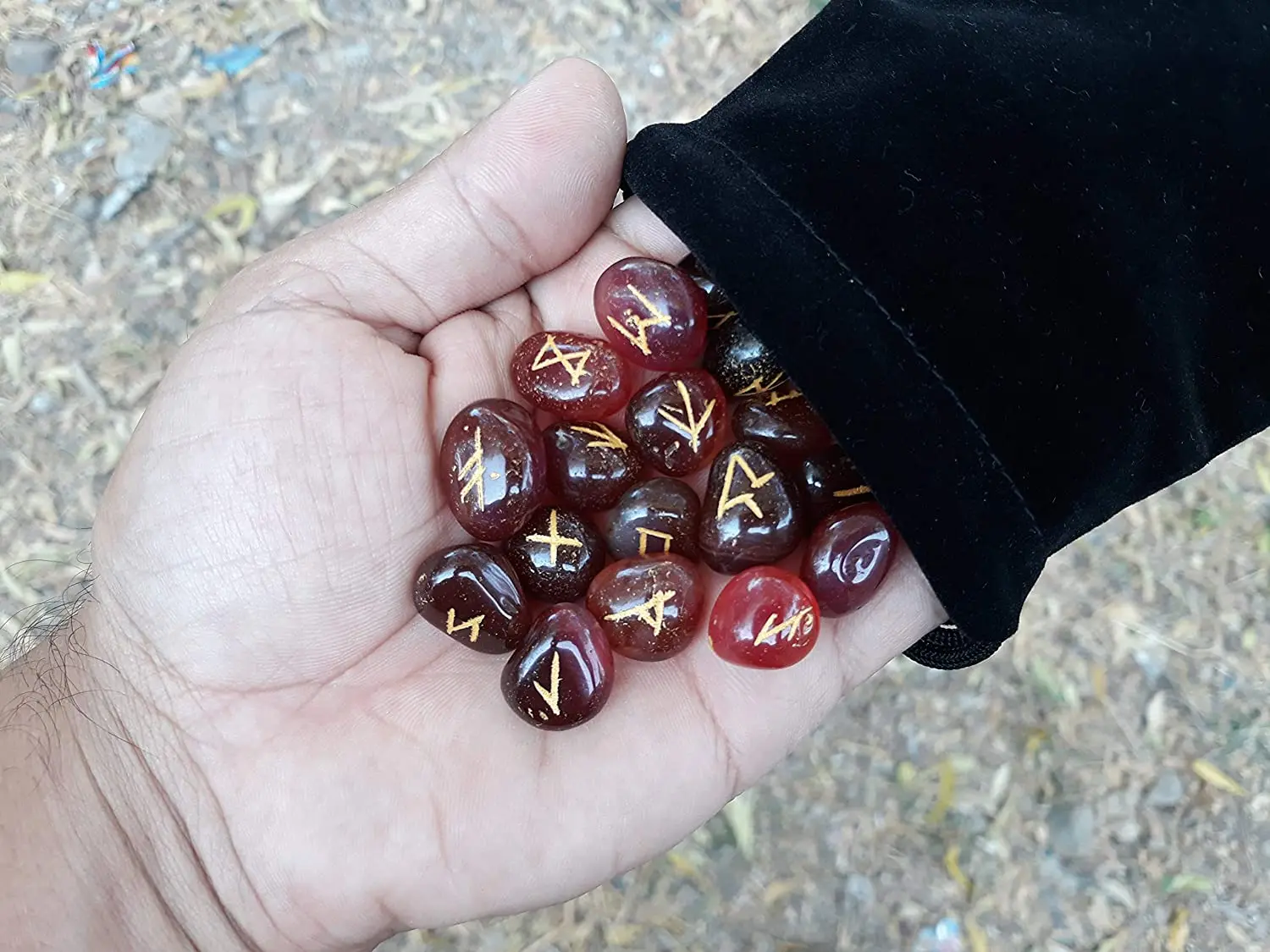Red Onyx Agate Crystal Rune Set Natural Wicca Energy Stone for Divination and Intuition Reiki Meditation Protection Viking Runes