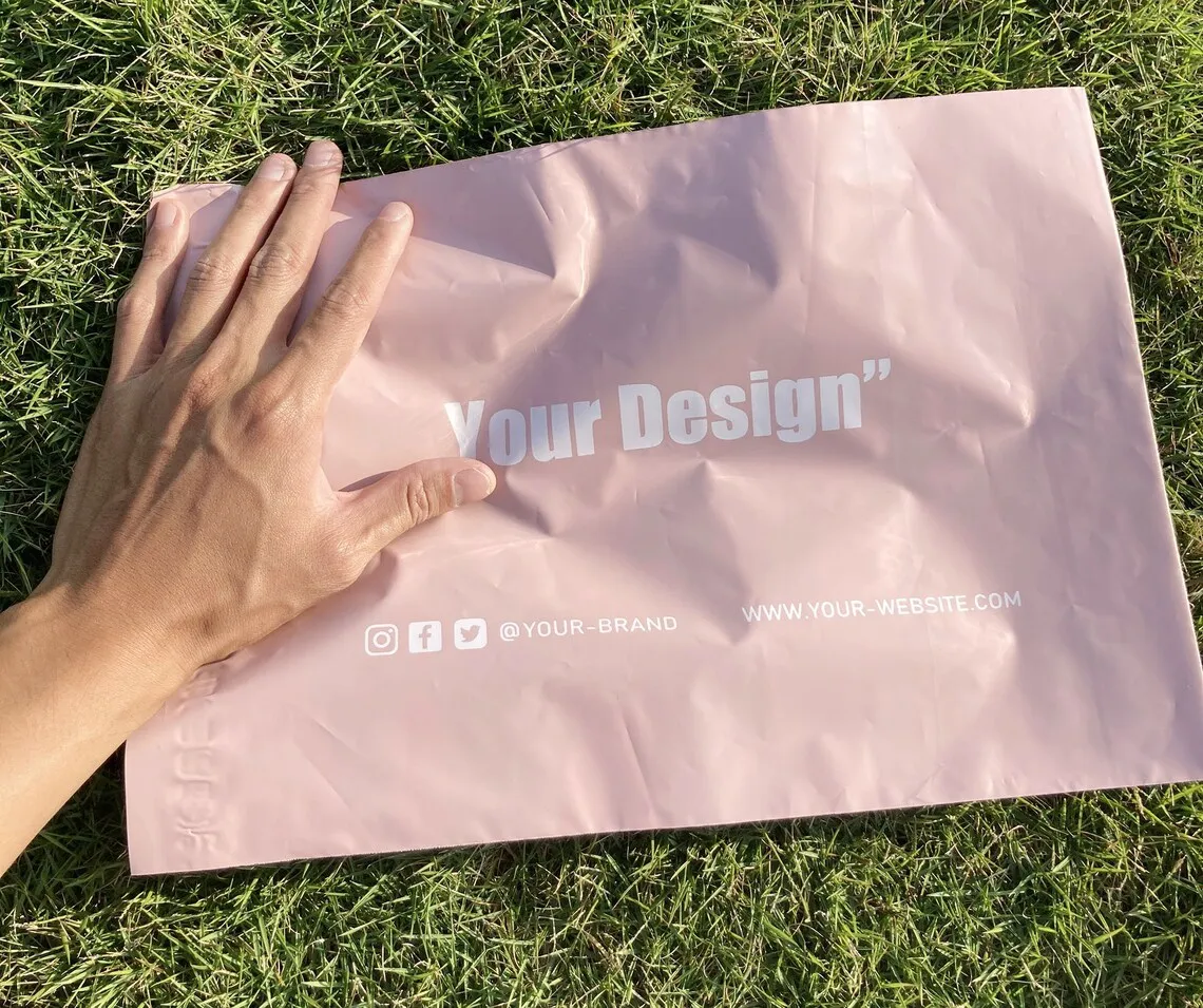 Экологичная упаковка одежды с логотипом на заказ 100% биоразлагаемый Компостируемый кукурузный крахмал полиэтиленовые почтовые пакеты доставка почтовый