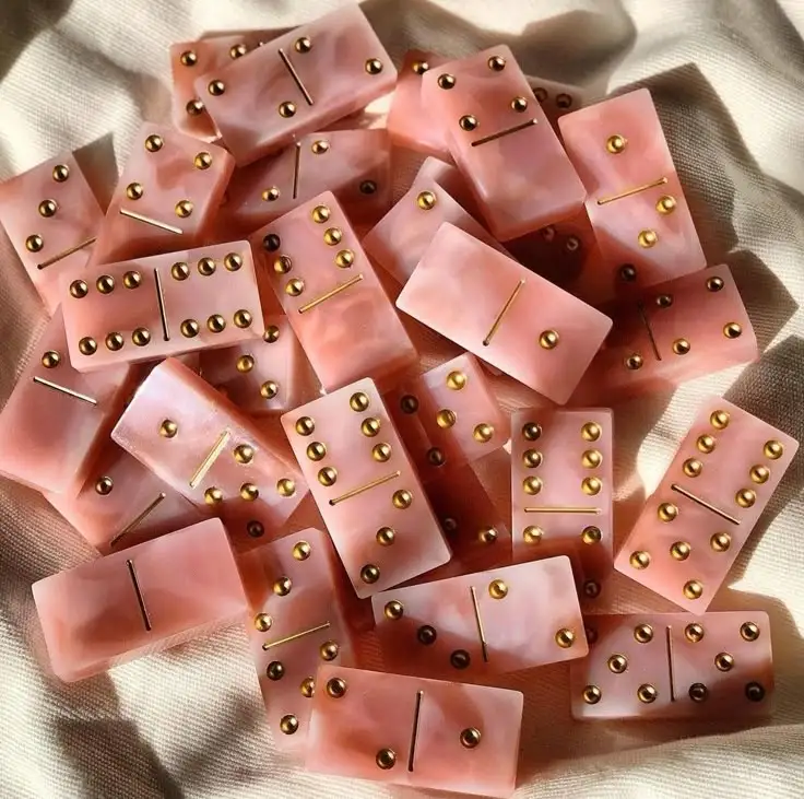High Quality Resin Epoxy Large Size Resin Dominoes 28 Piece Set with Bag Natural Dominoes Sets Black Numbers Kids Outdoor Games