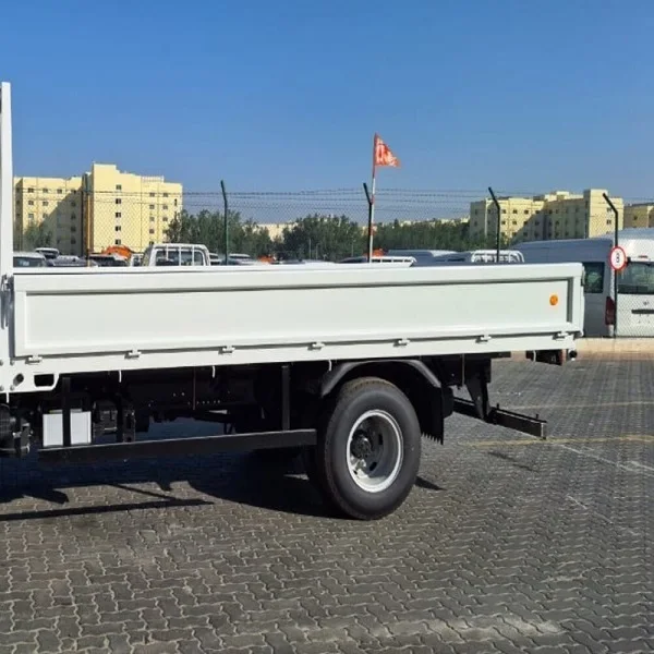 Super Clean 2024 M i t s u b i s h i Canter Fuso 2WD 4-2L V4 Cylinder Engine Manual 3 Seats Pickup Truck
