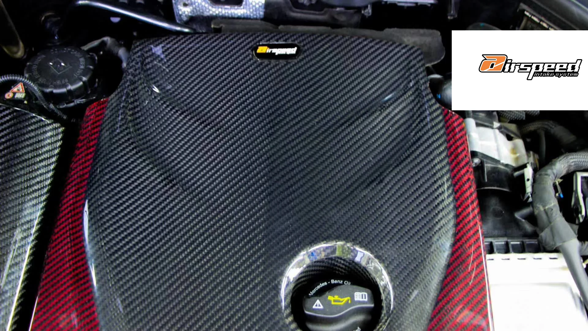 3Kツイルカーボン製グロス仕上げエンジンカバー ベンツ Cクラス W205
