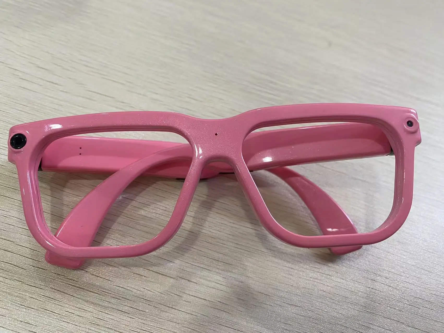 Bluetooth Sunglasses with Head Phone and Camera, Fashionable and AI Functional Customized Hardware Solutions