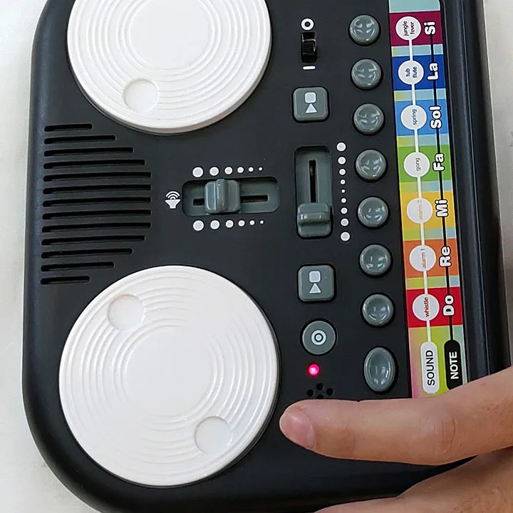 Kids Portable Two Jog Wheels Dj Mixer With Auxin Connecting Own Music