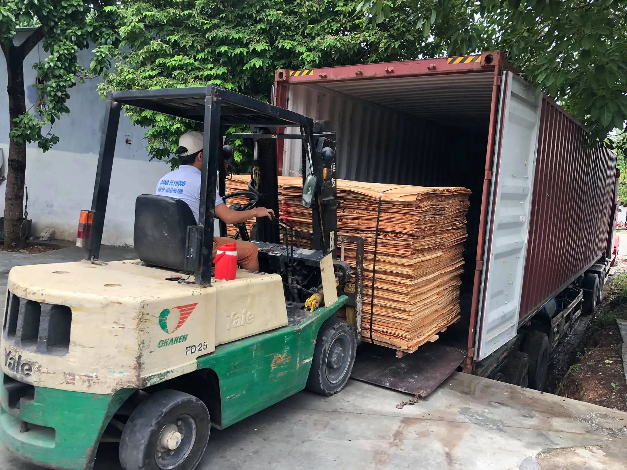 Wholesale Film Faced Plywood 4x8 Support Concrete Form Plywood Film