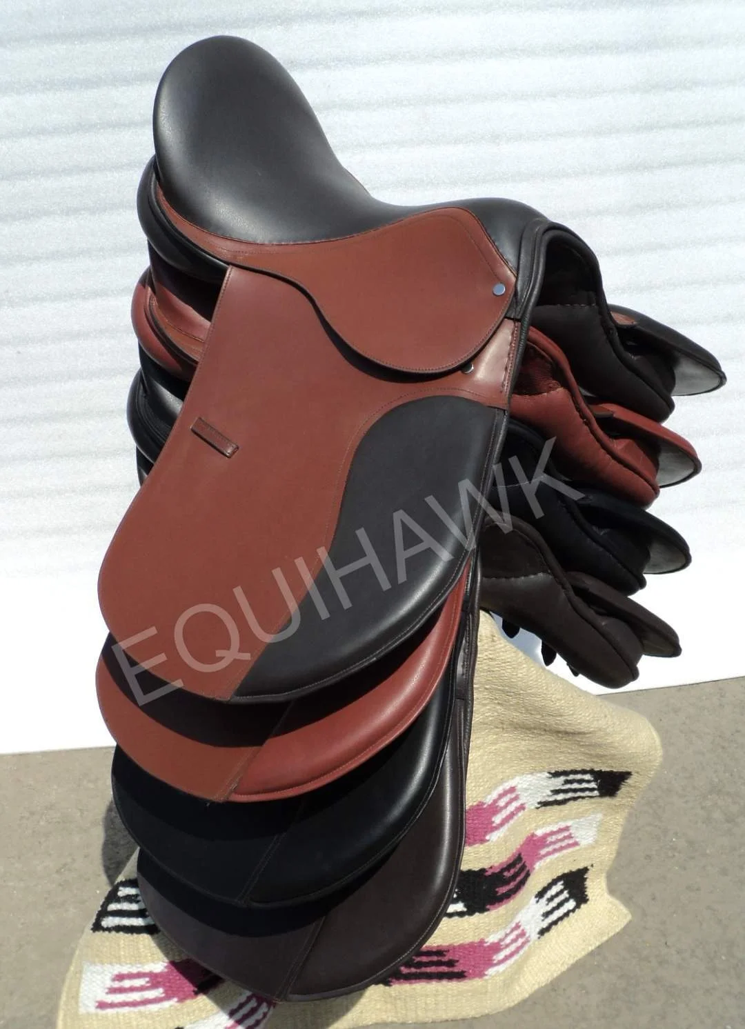 Selle de saut d'obstacles anglaise en cuir véritable, qualité
