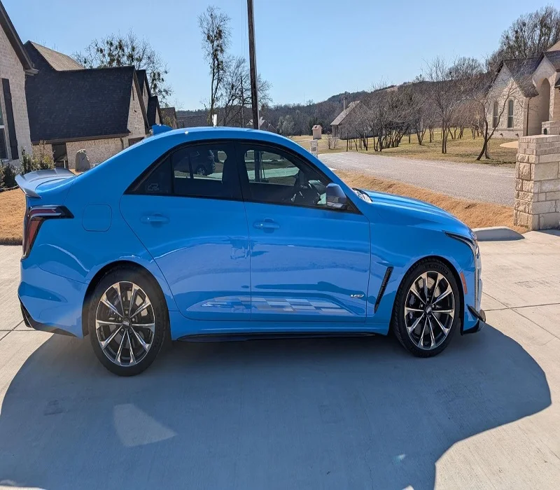 Б/у-EditionModels 2023Cadillac CT4-V Blackwing IMSA_Edition Twin-Turbo V.6 6-ступенчатая