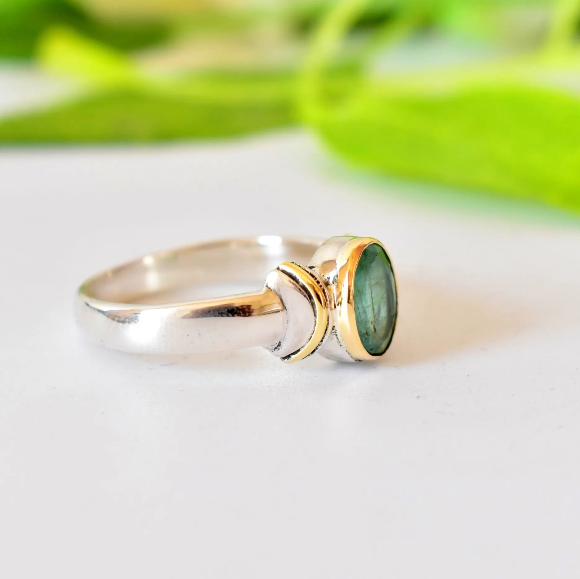 925 Sterling Silver 18K Gold Plated Oval Cut Emerald Gemstone Vintage Bezel Setting Ring