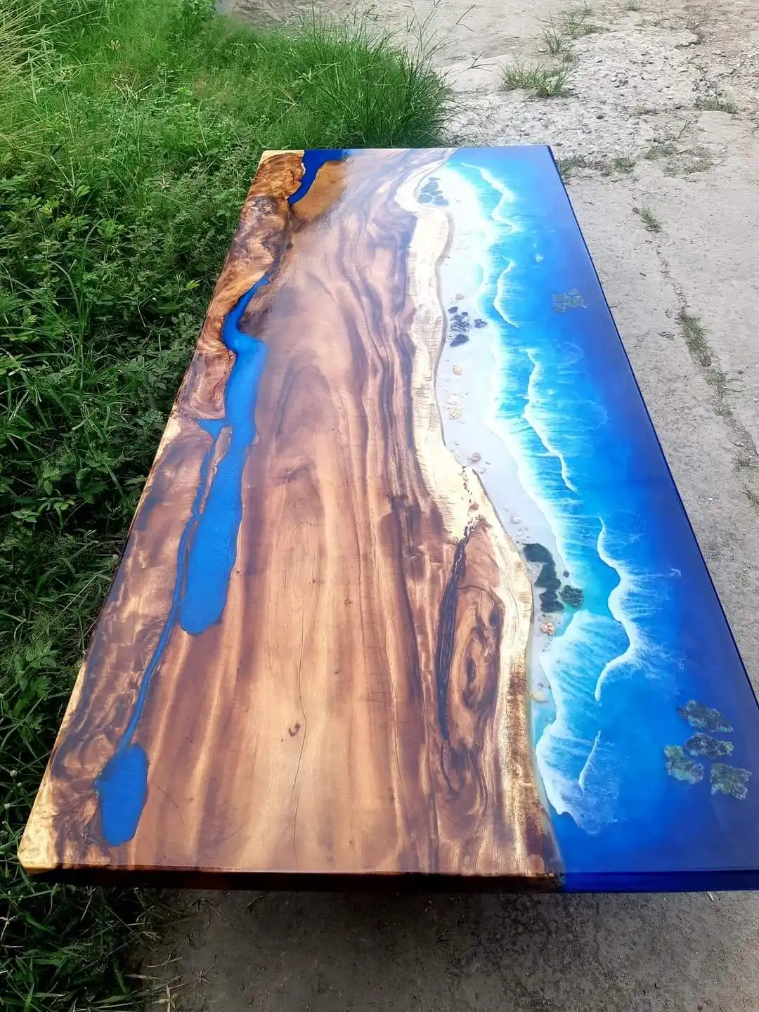 Modern Center Table Wooden Top Transparent Glossy Epoxy Table Top For