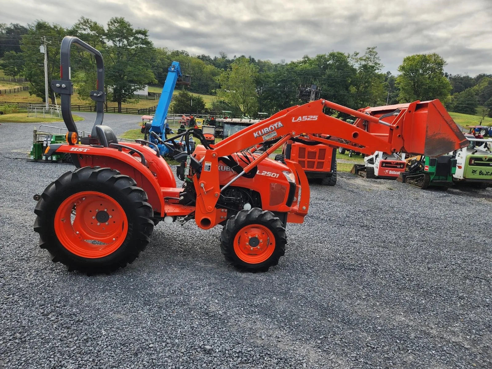 Kubota LX2620HSD Tractor FOR SALE