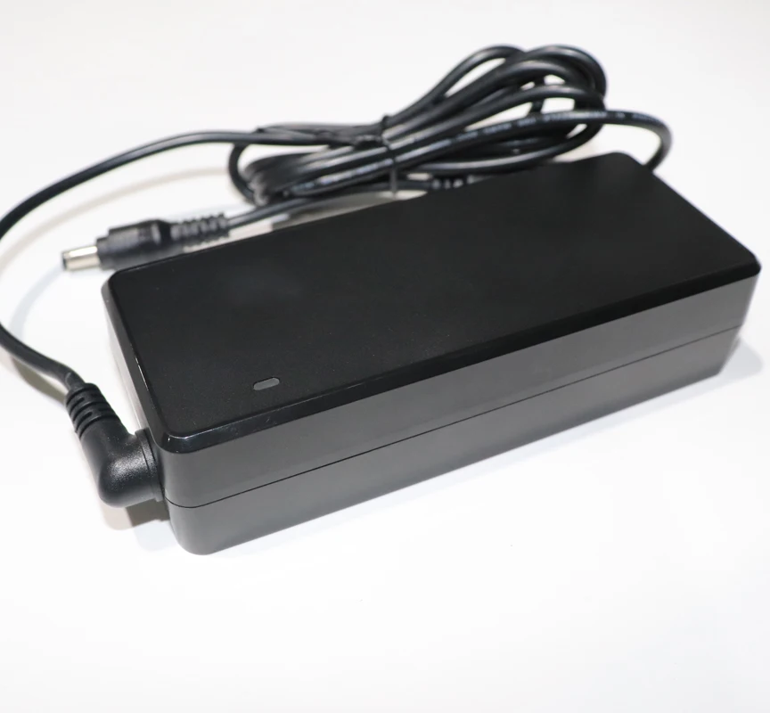 HP ノートPC ACアダプター付き 135w 19.5V 6.9A ノートパソコン AC アダプター HP 391 384023 481420