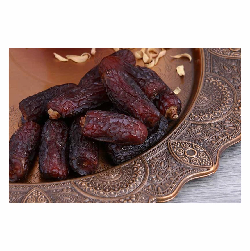 Piarom Dates Are Naturally Sweet and Packed with Nutrients Available for Sale in Bulk