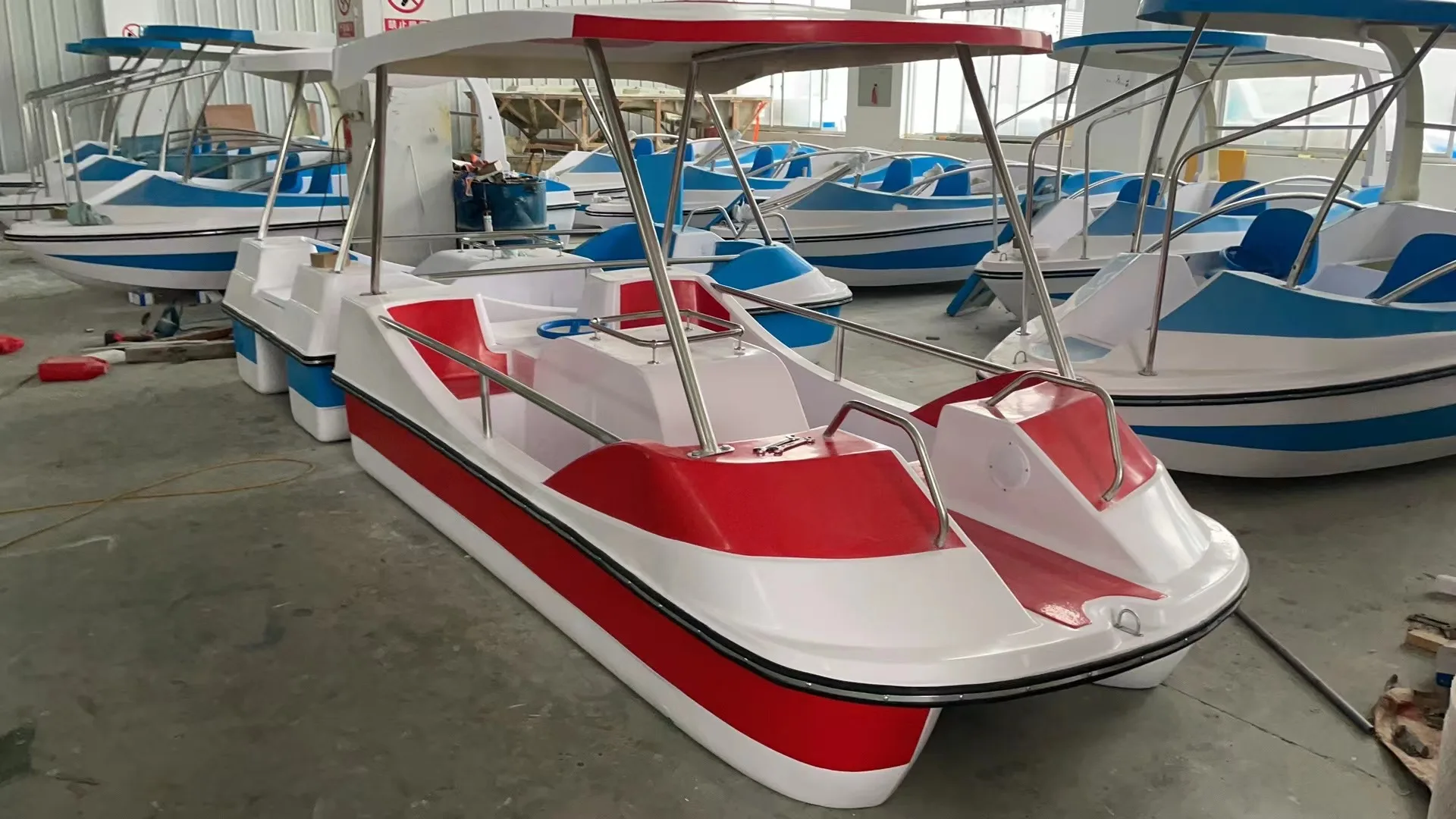 Оптовая продажа, оборудование для водных игр, лодка с педалью из стекловолокна на 4 человека, для продажи