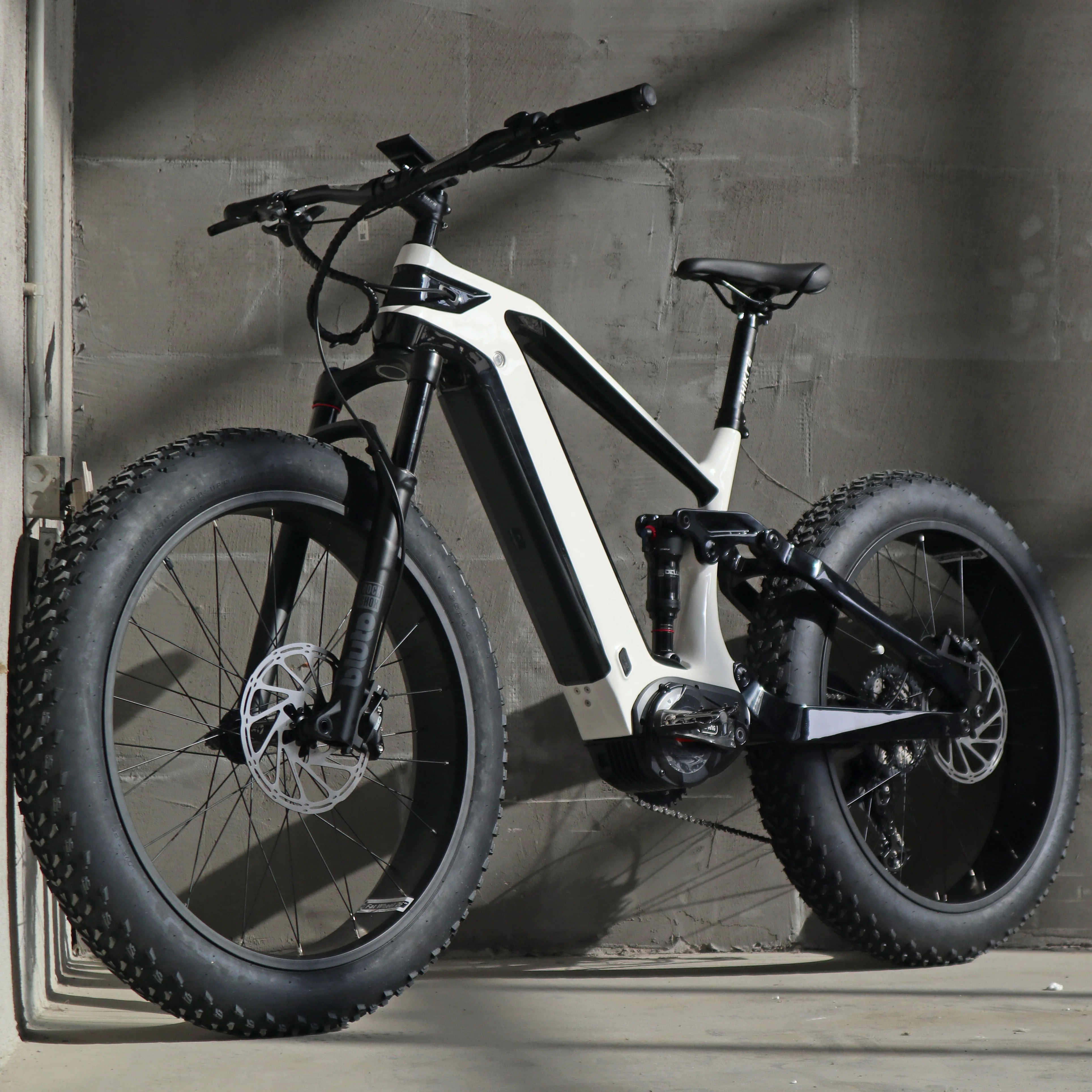1000W Fat Tire EMTB Electric Bike 60km Range, Torque