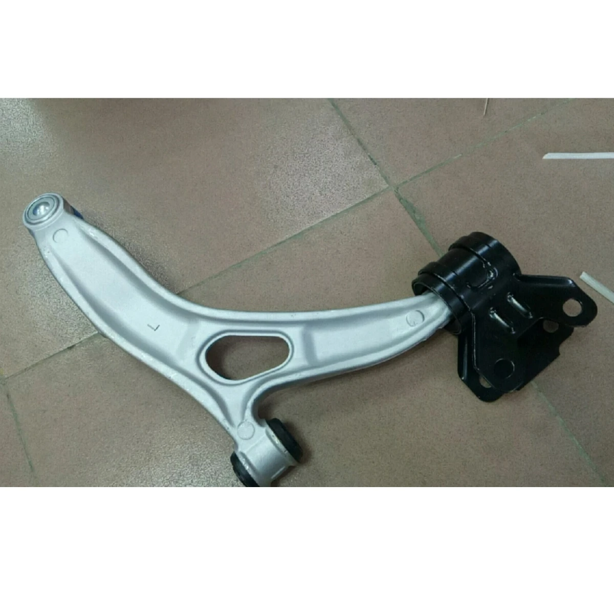 BV613A424HNC BV6Z3079F MCF2321 BV6Z3079A Lower Control Arm for Focus 2... — 2
