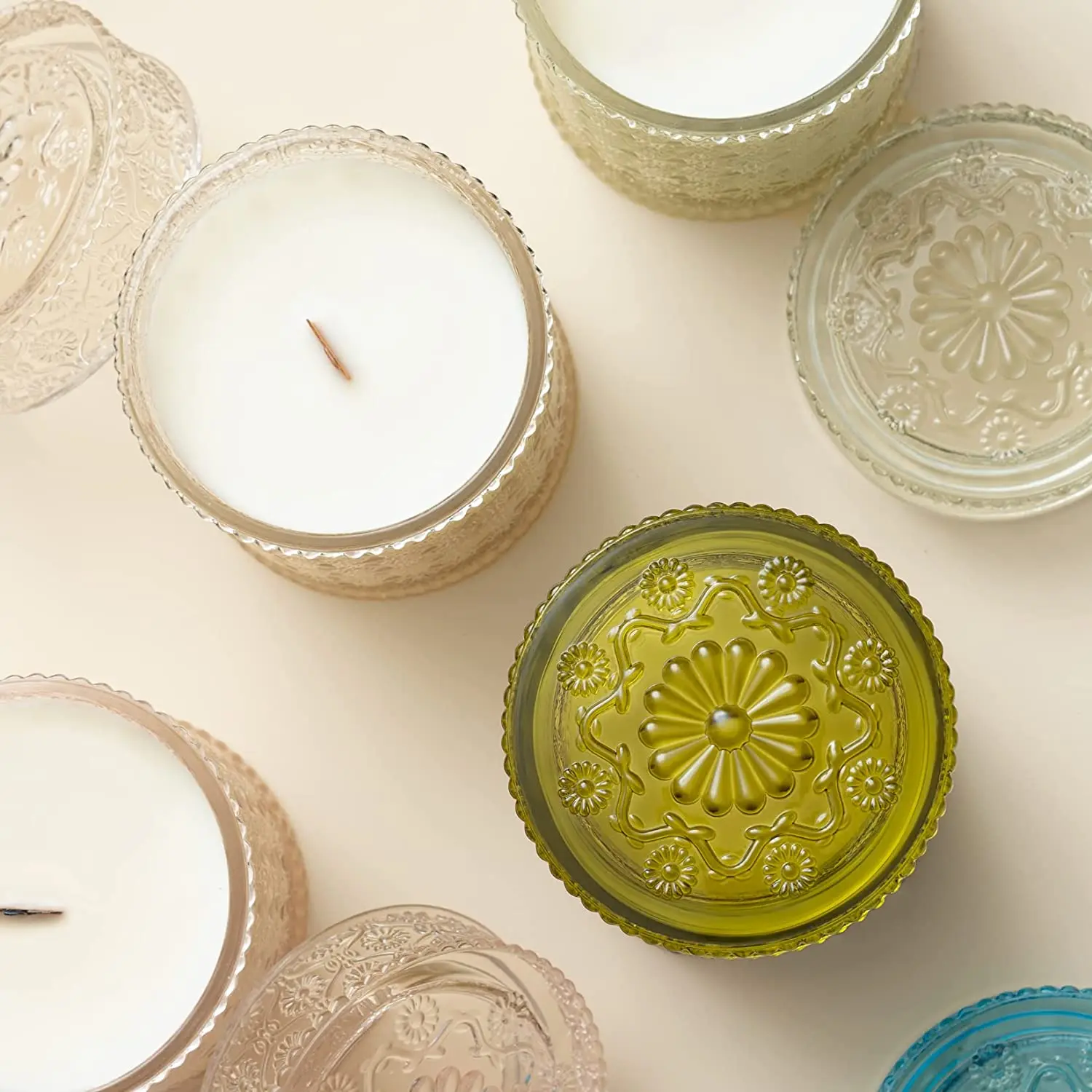 2022 Luxury Embossed Daisy Patterns Glass Candle Jars Candle Holders