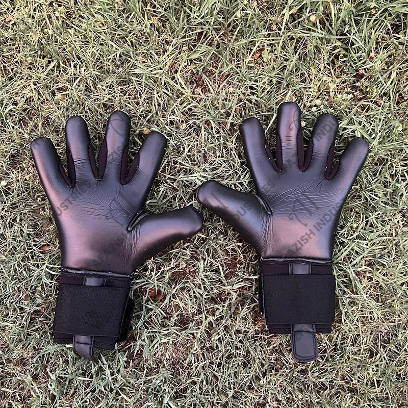 Soccer Goalkeeper Gloves Riptab Strap For Fastening Around The Wrist