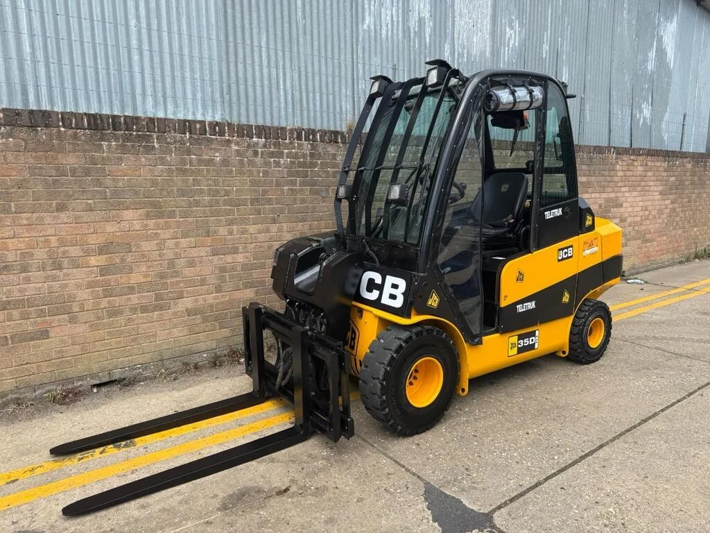 Electric Forklift Truck 2 Ton AC Motor Battery Powered Forklift 4m Lifting Height For Indoor Logistics Use