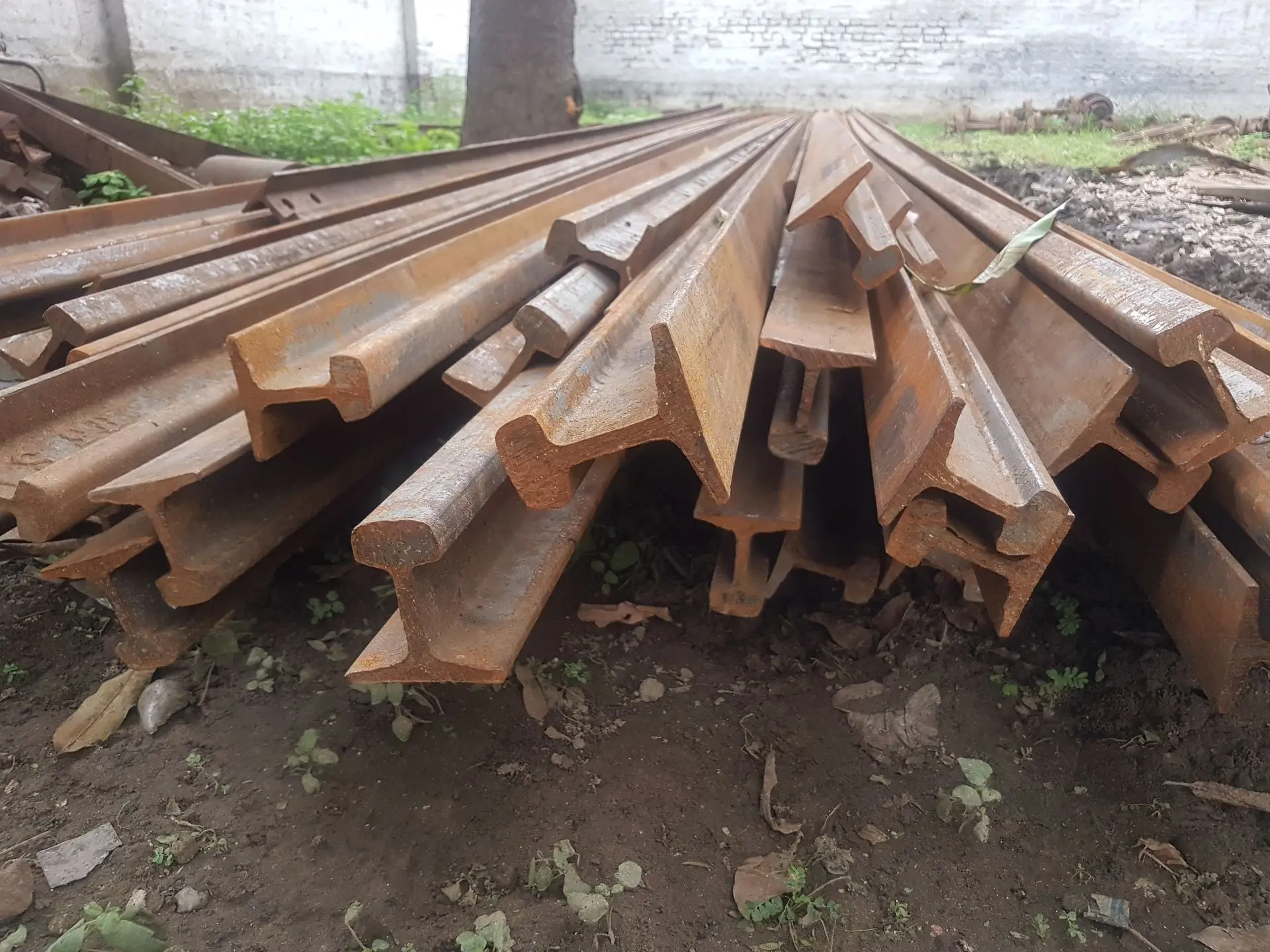 Bulk HMS 1&2 Heavy Metal Steel Scrap | Used Rail Scrap R50 R65 | Shredded Iron & Bundle Steel Scrap for Melting and Recycling