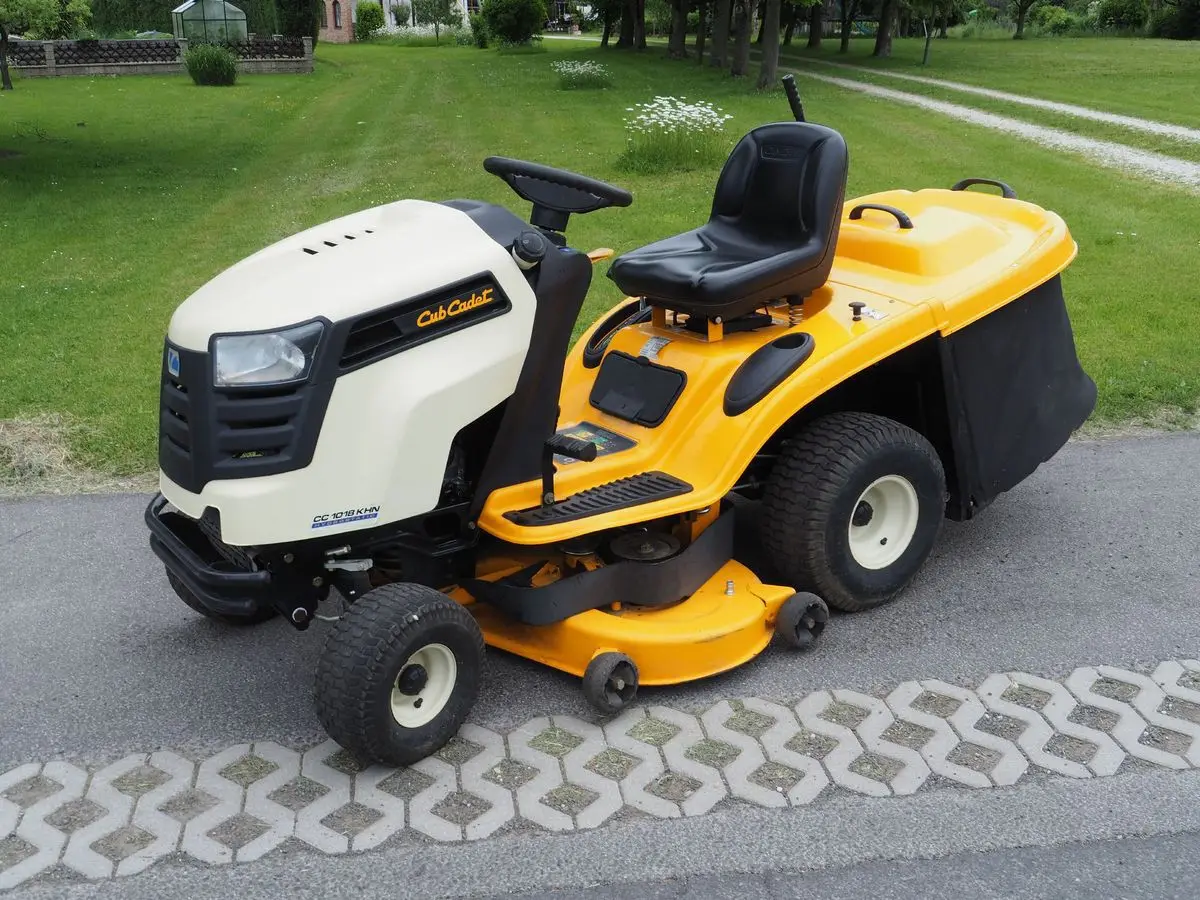 Factory Price Lawn Mower Tractor 18hp Mini Tractor For Farm And Garden