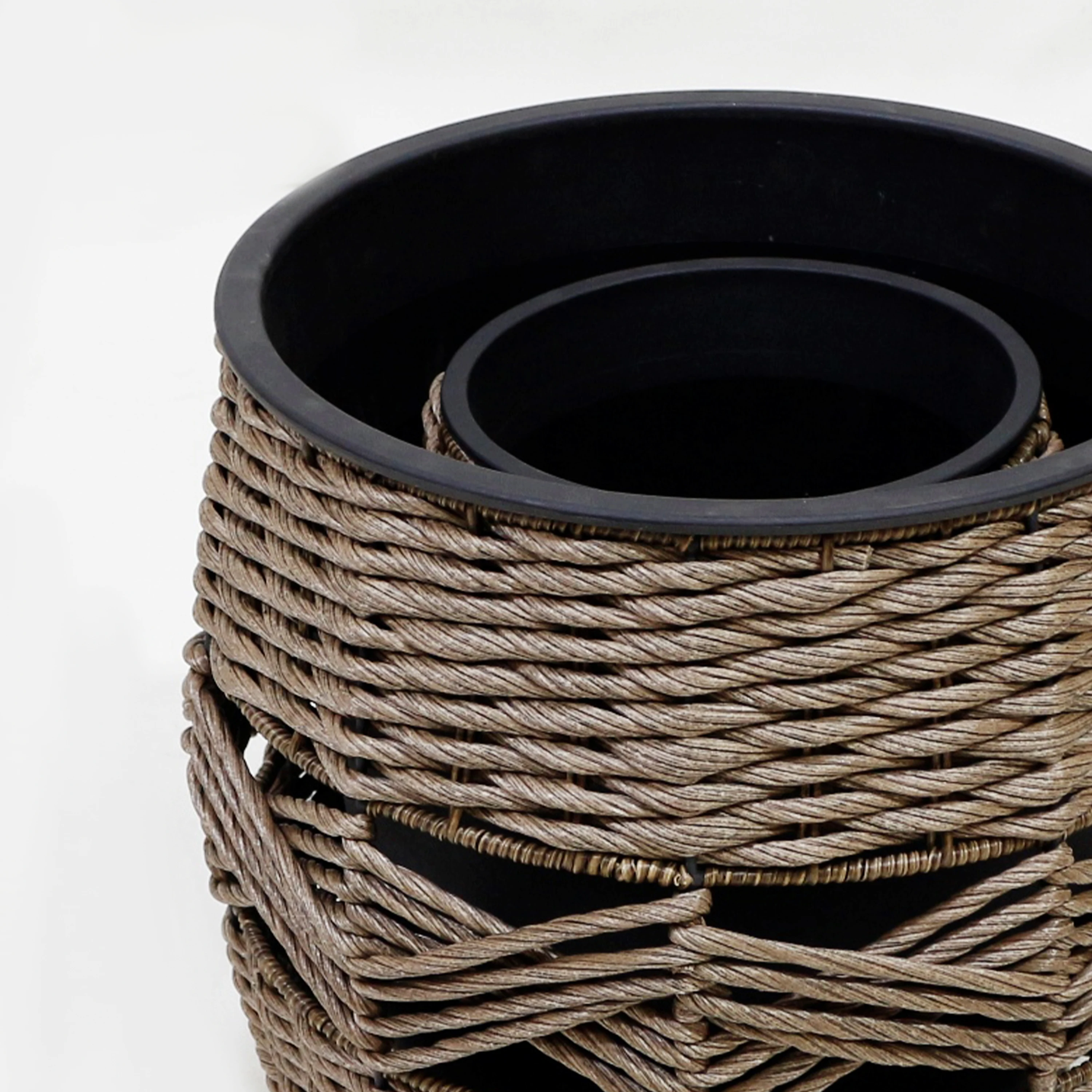 Vietnam Factory Poly Iron Frame Handmade Sustainable Modern Garden Planter Pot for Home & Hotel Use