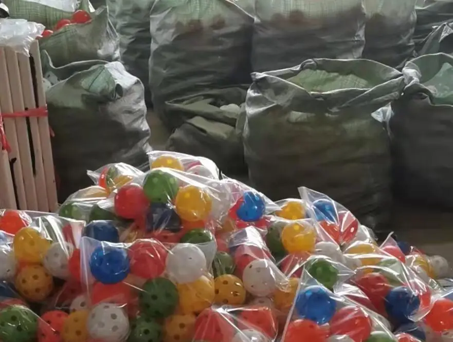 Wholesale 26 Holes Airflow Colored Plastic Golf Practice Ball Plastic