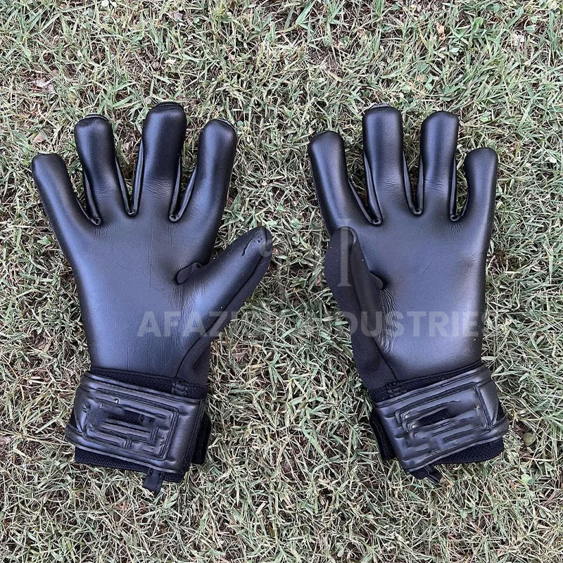 Soccer Goalkeeper Gloves Riptab Strap For Fastening Around The Wrist