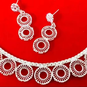 24K Gold Plated Dubai Vintage Jewelry Set Includes Necklace Earrings Bangles Combs Brooches Diamond Copper Material Bulgaria