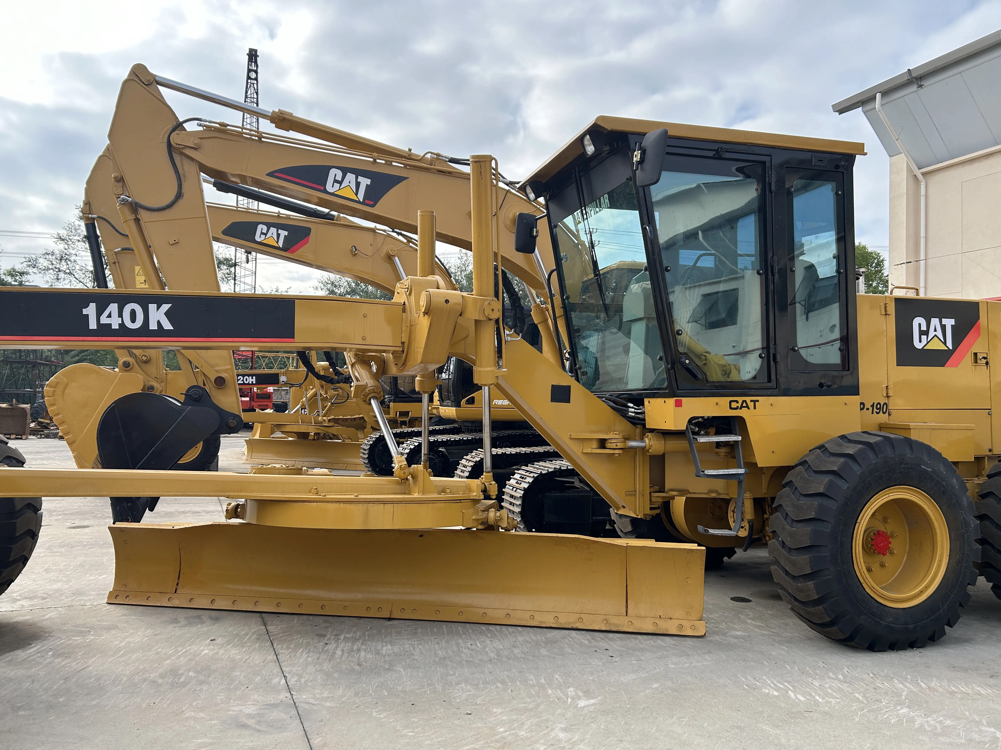 Front Blade Grader Used CAT 140K Motor Grader in Pakistan
